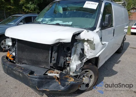 2007 Chevrolet Express Work Van из США, поврежденный, VIN 1GCGG25V771111000